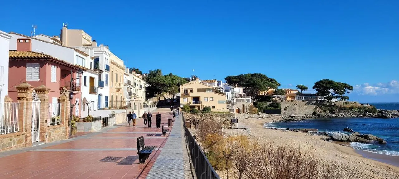 Precioso apartamento Reformado en 1a linea de mar sin vistas Calella De Palafrugell